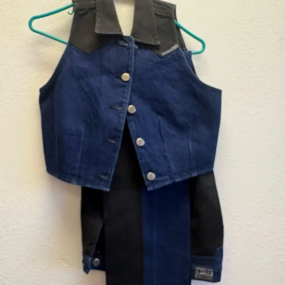 Women's Blue Denim Vest - Picture 3 of 7